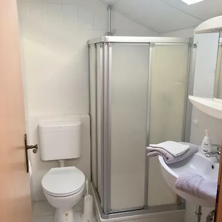 Bavarian - A94 Autobahn Apartment